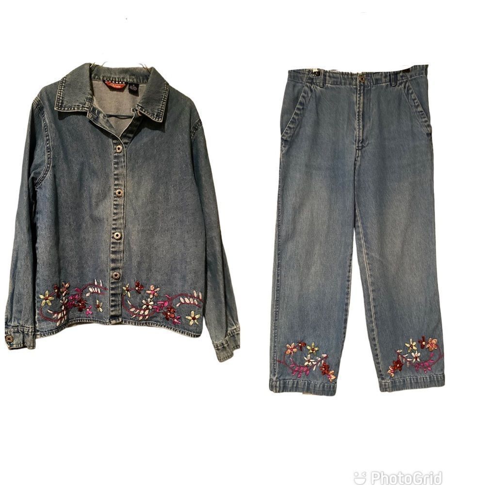 AGAPO Denim Pant Set Size Medium Embroidered Embellished Capri Set Boho Floral
